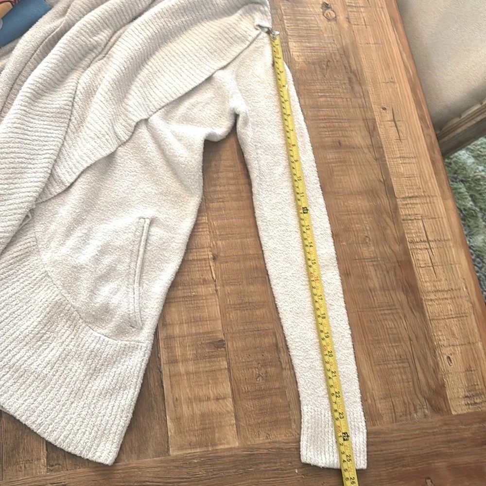 Barefoot Dreams Ivory Ribbed Shrug Sweater. Open Front | Neutral. Women’s Sz-M